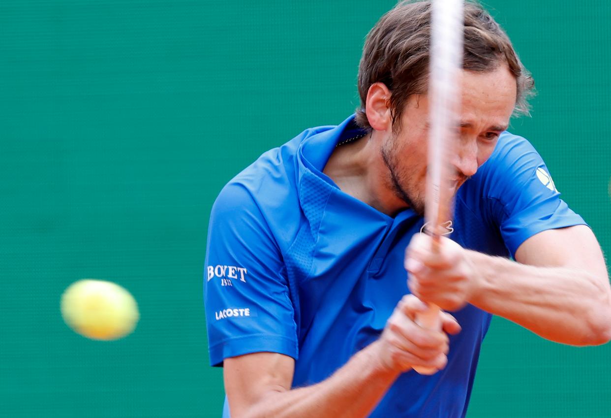 关于美国网球队完胜英国网球队，瓦林卡完成帽子戏法的信息