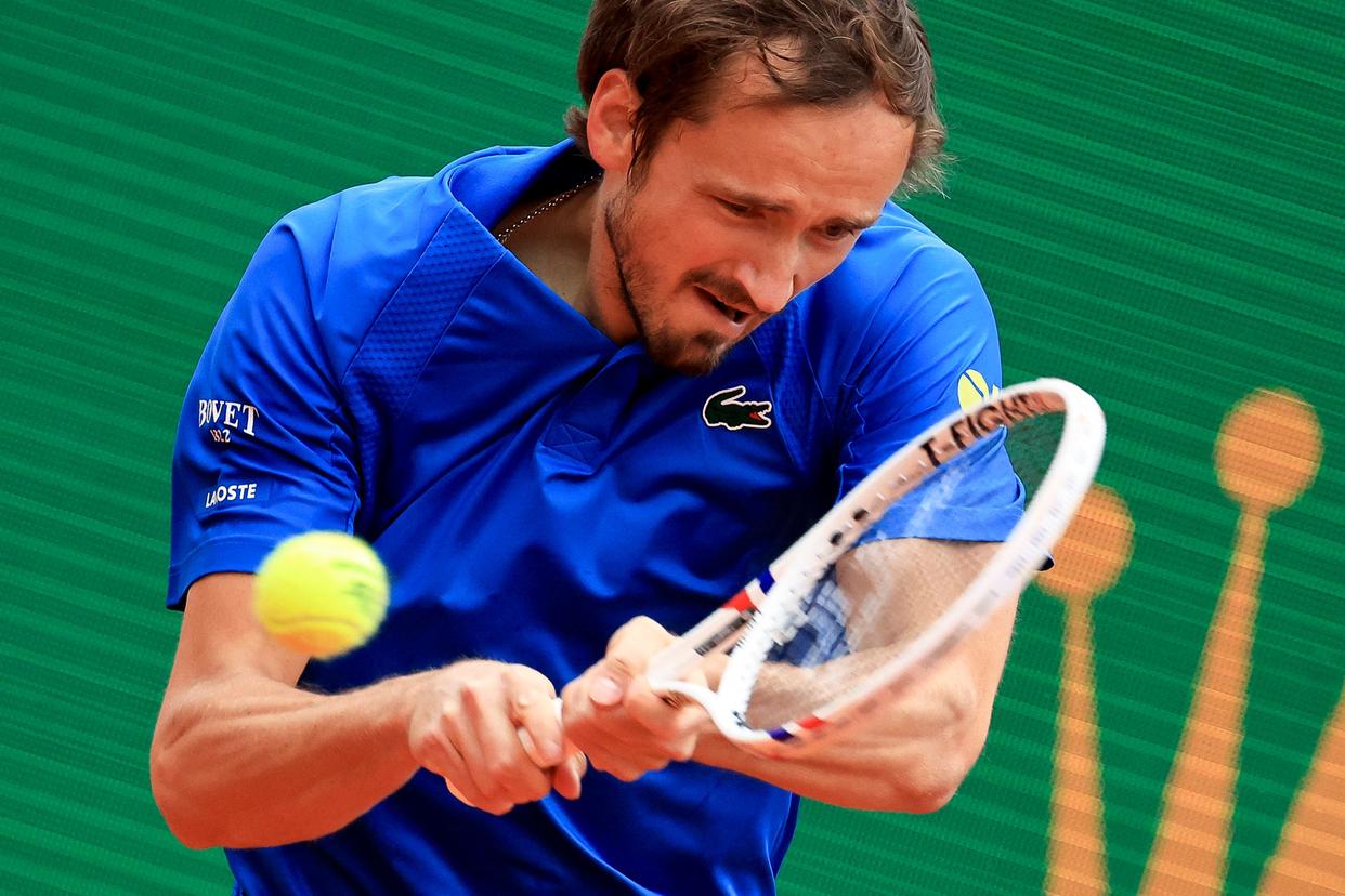 关于美国网球队完胜英国网球队，瓦林卡完成帽子戏法的信息