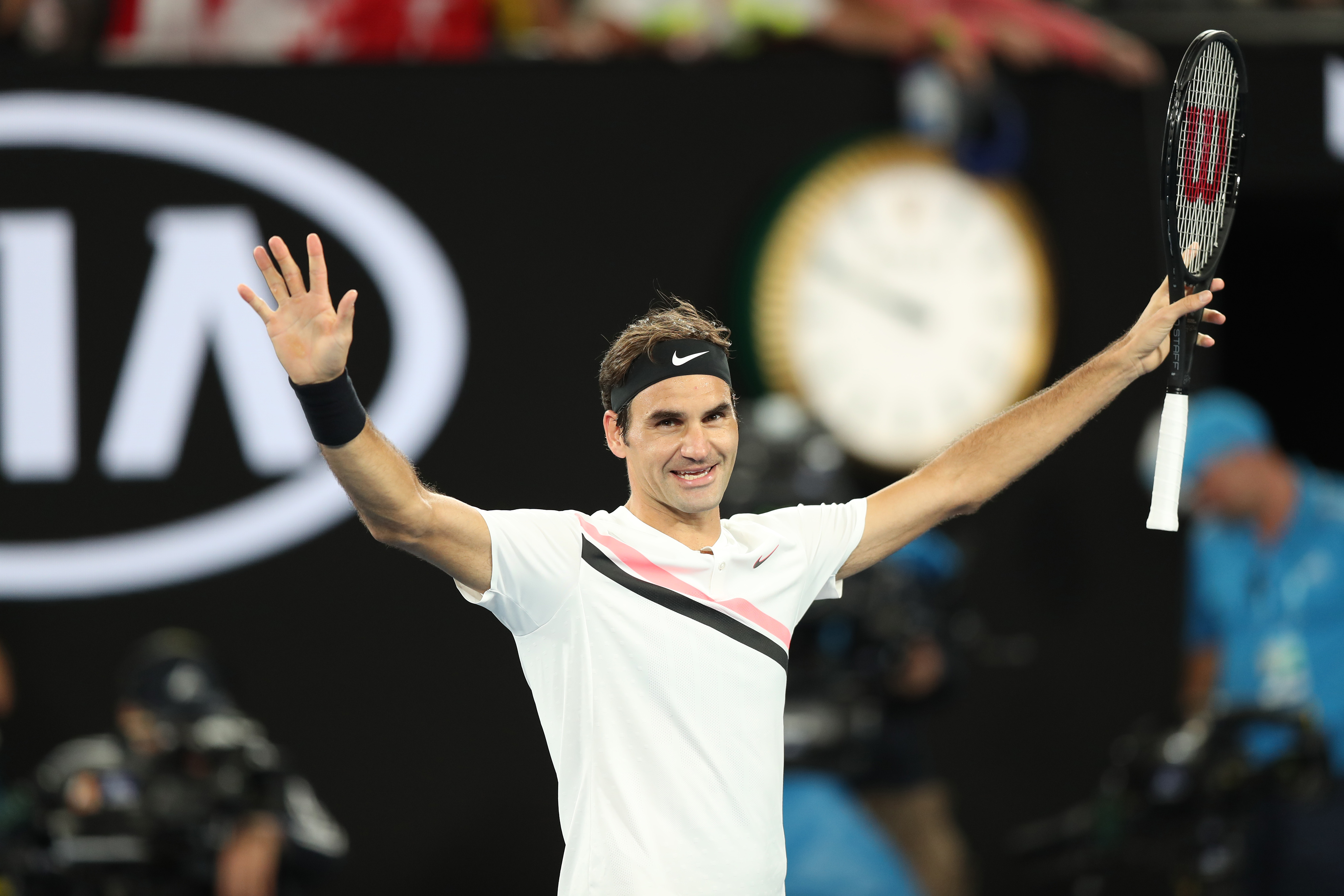 关于世界网球队力克意大利网球队，费德勒打破历史纪录的信息