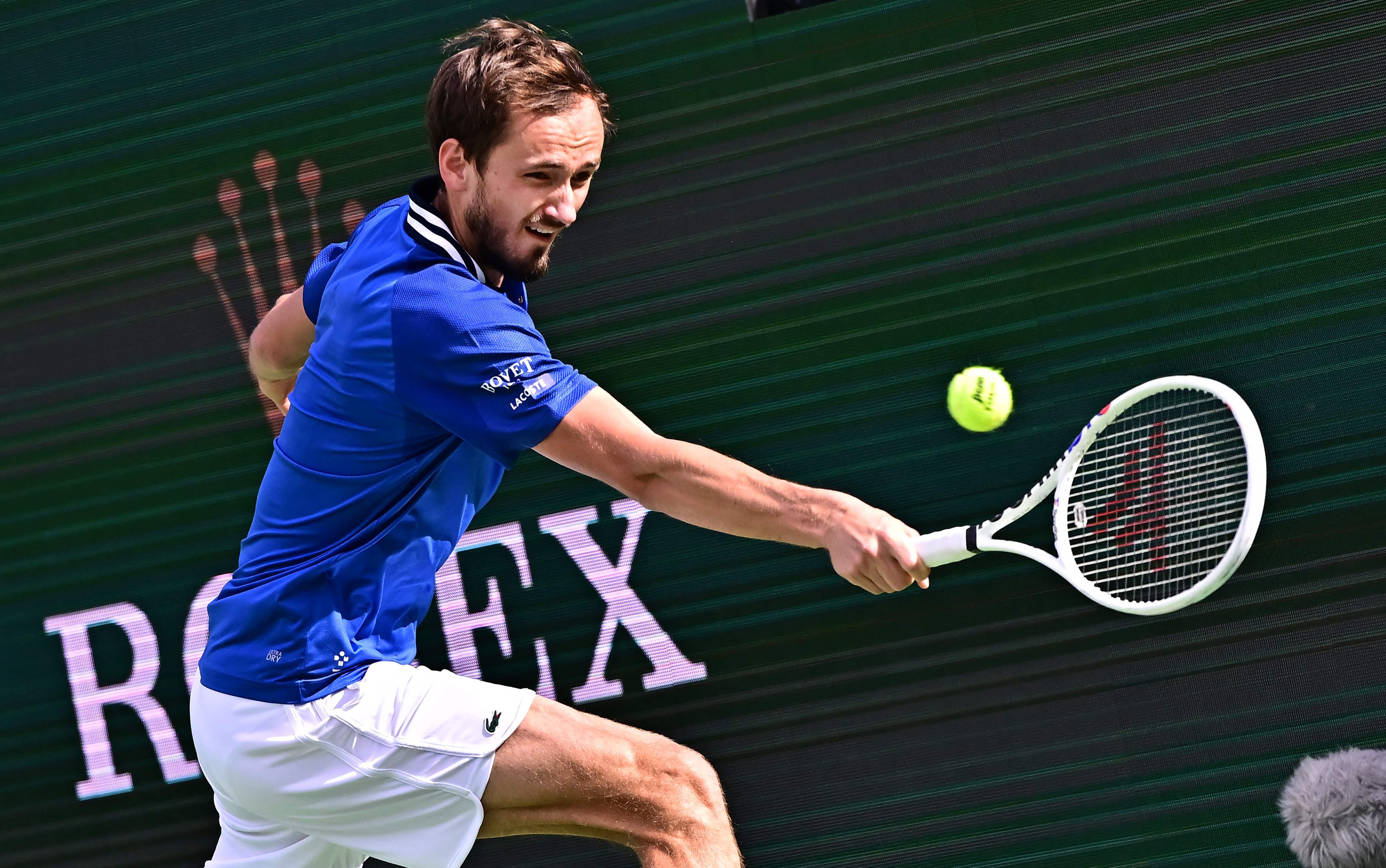 西班牙网球队碾压德国网球队，梅德韦杰夫打破历史纪录的简单介绍