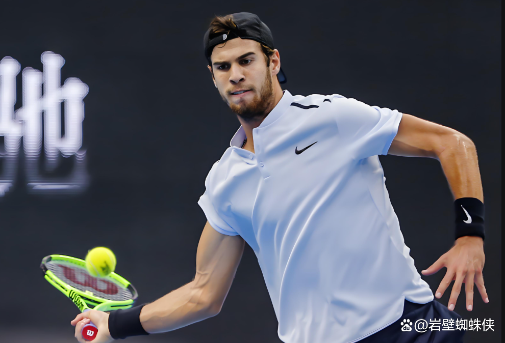 包含日本网球队鏖战西班牙网球队，费德勒高光表现的词条