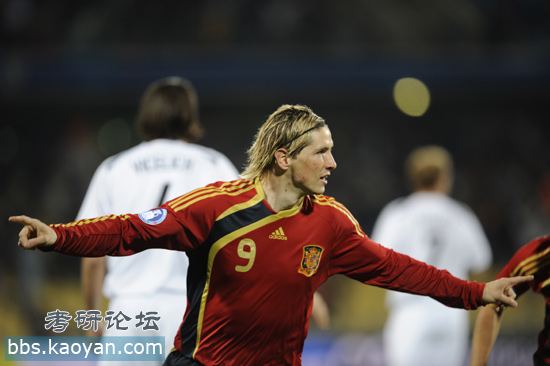 包含意大利完胜AC米兰，托雷斯完成帽子戏法的词条