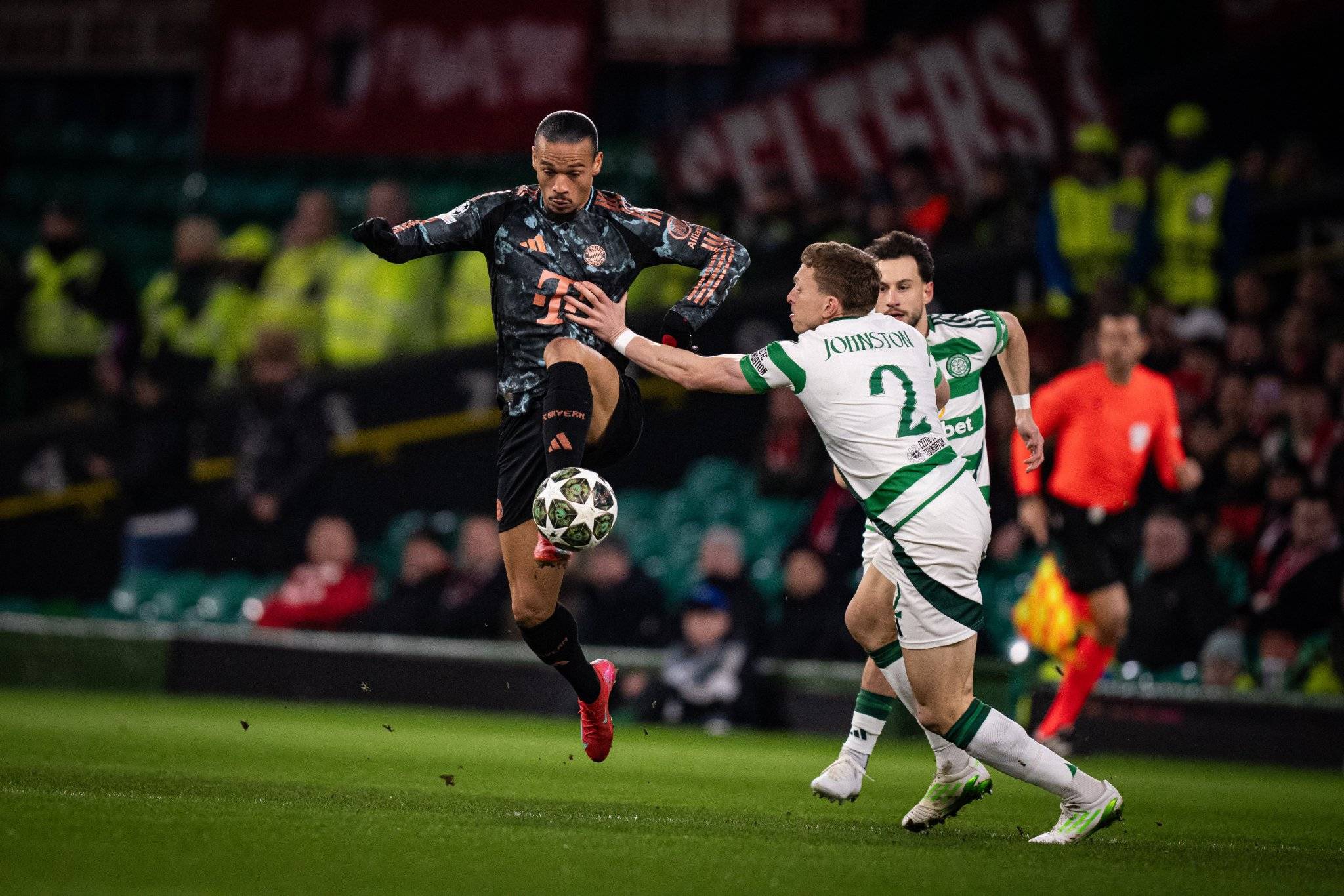 拜仁逆转瓦伦西亚，格拉利什绝境逆转