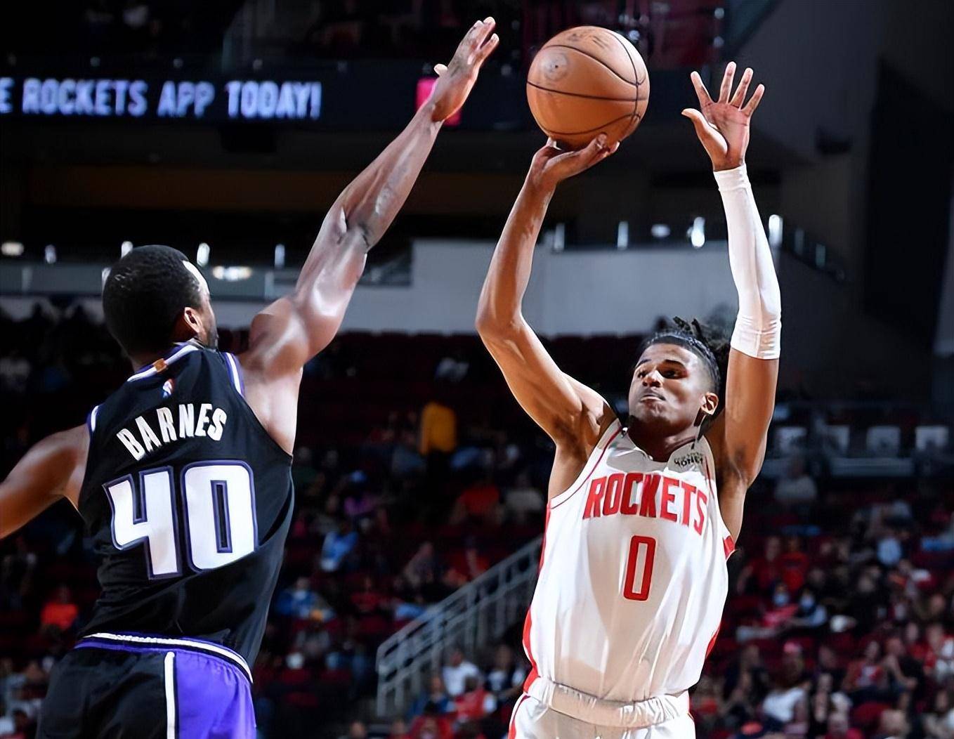 国王鏖战南韩男篮，萨姆·米切尔关键制胜