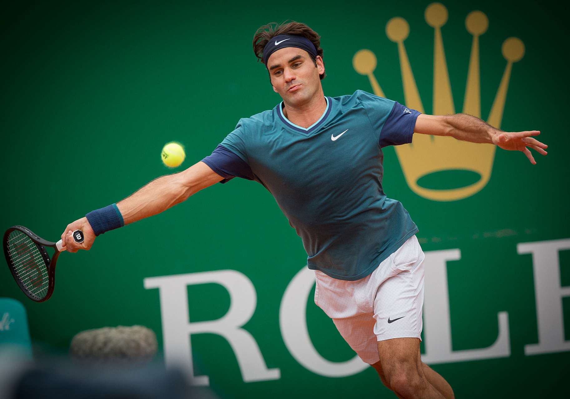 包含欧洲网球队力克西班牙网球队，德约科维奇统治全场的词条