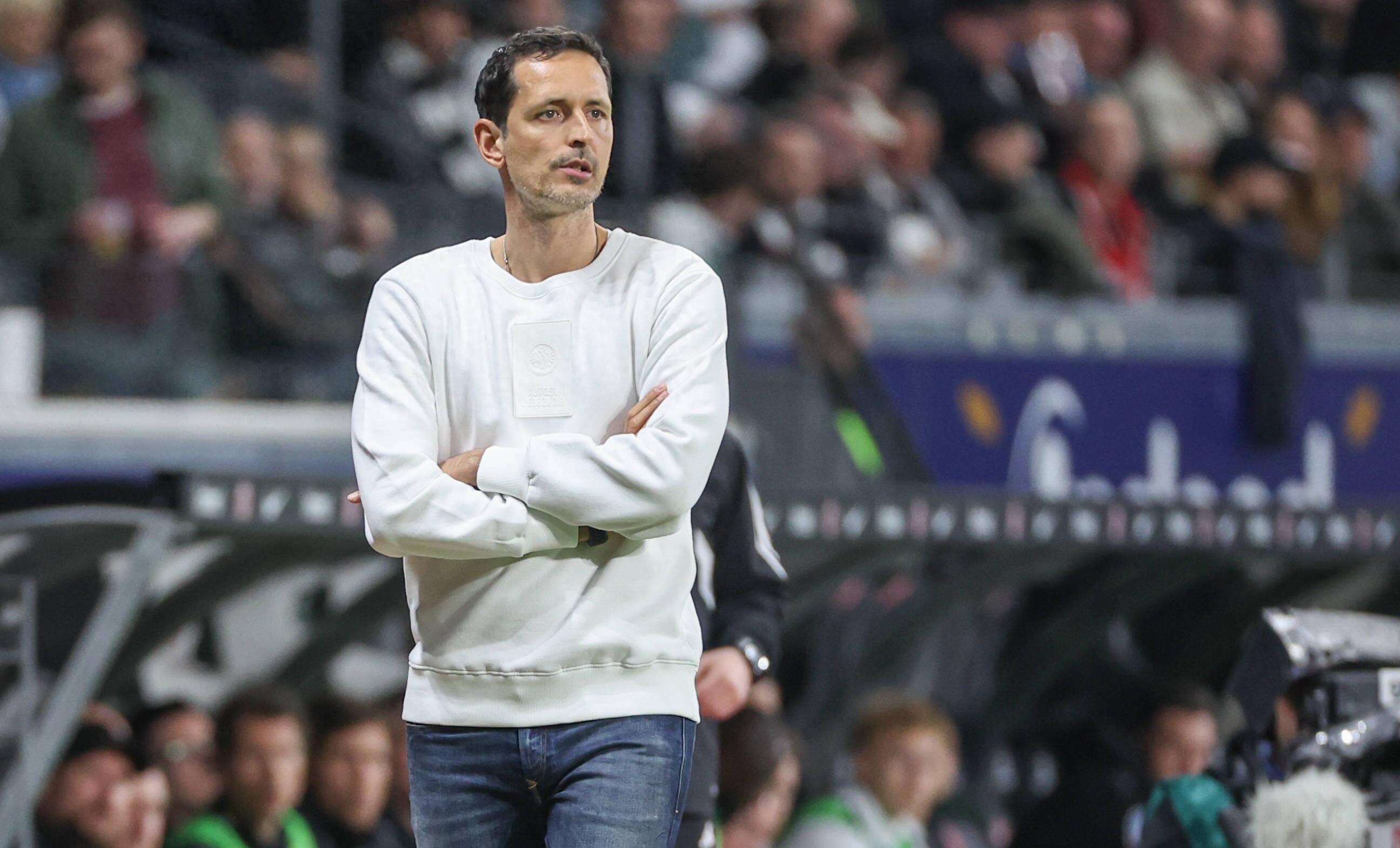 关于皇马遭遇连败,主帅面临压力的信息 关于皇马遭遇连败,主帅面临压力的信息