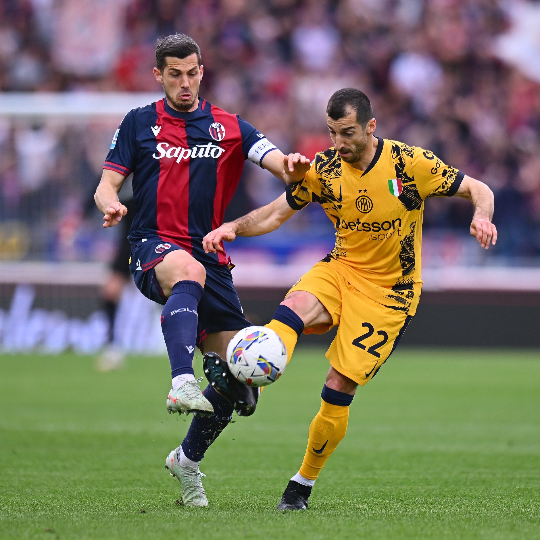 意甲赛场上演激烈对决,输赢难测 意甲赛场上演激烈对决,输赢难测