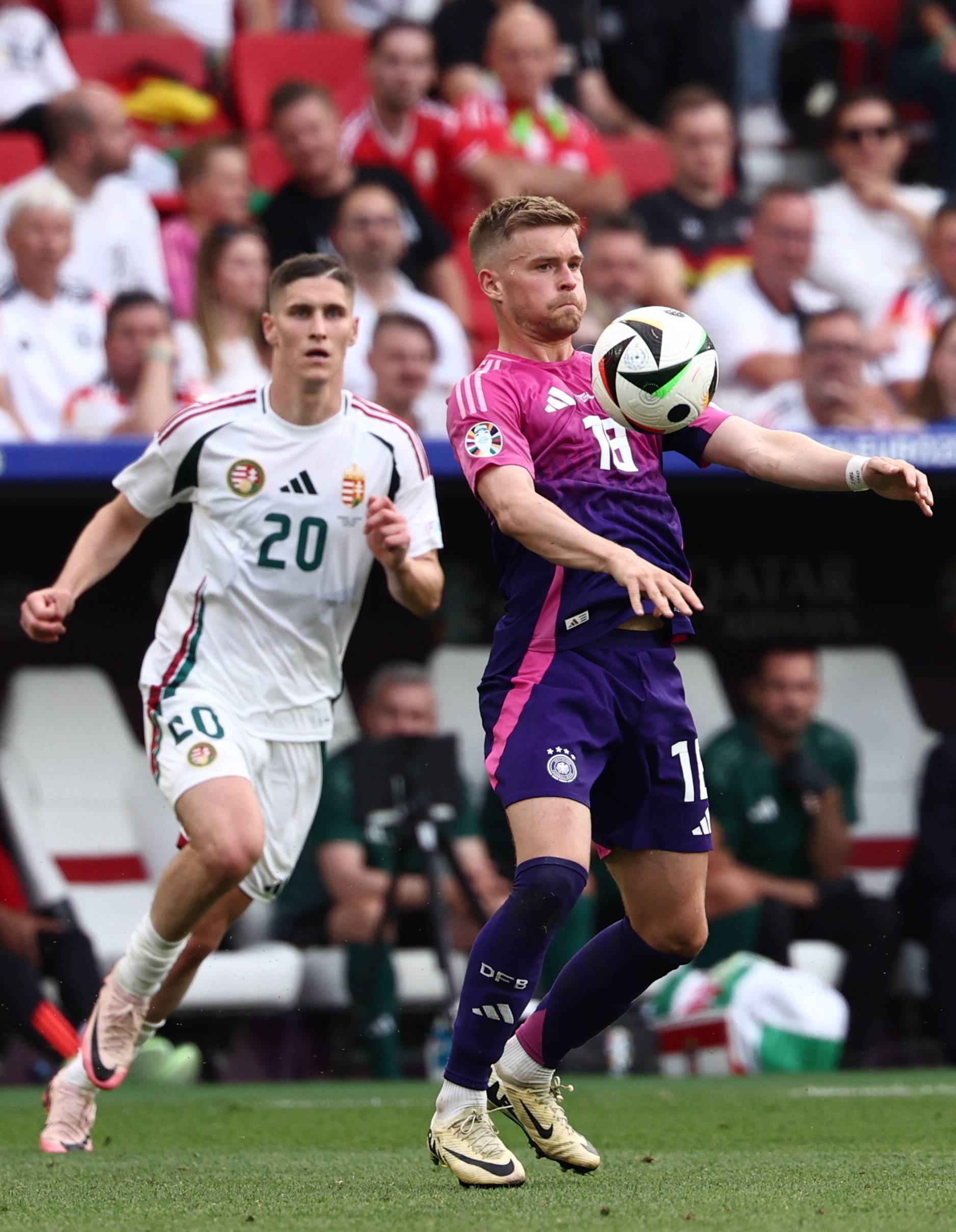 欧预赛中德国队球员连续爆发,战术精妙的简单介绍 欧预赛中德国队球员连续爆发,战术精妙的简单介绍