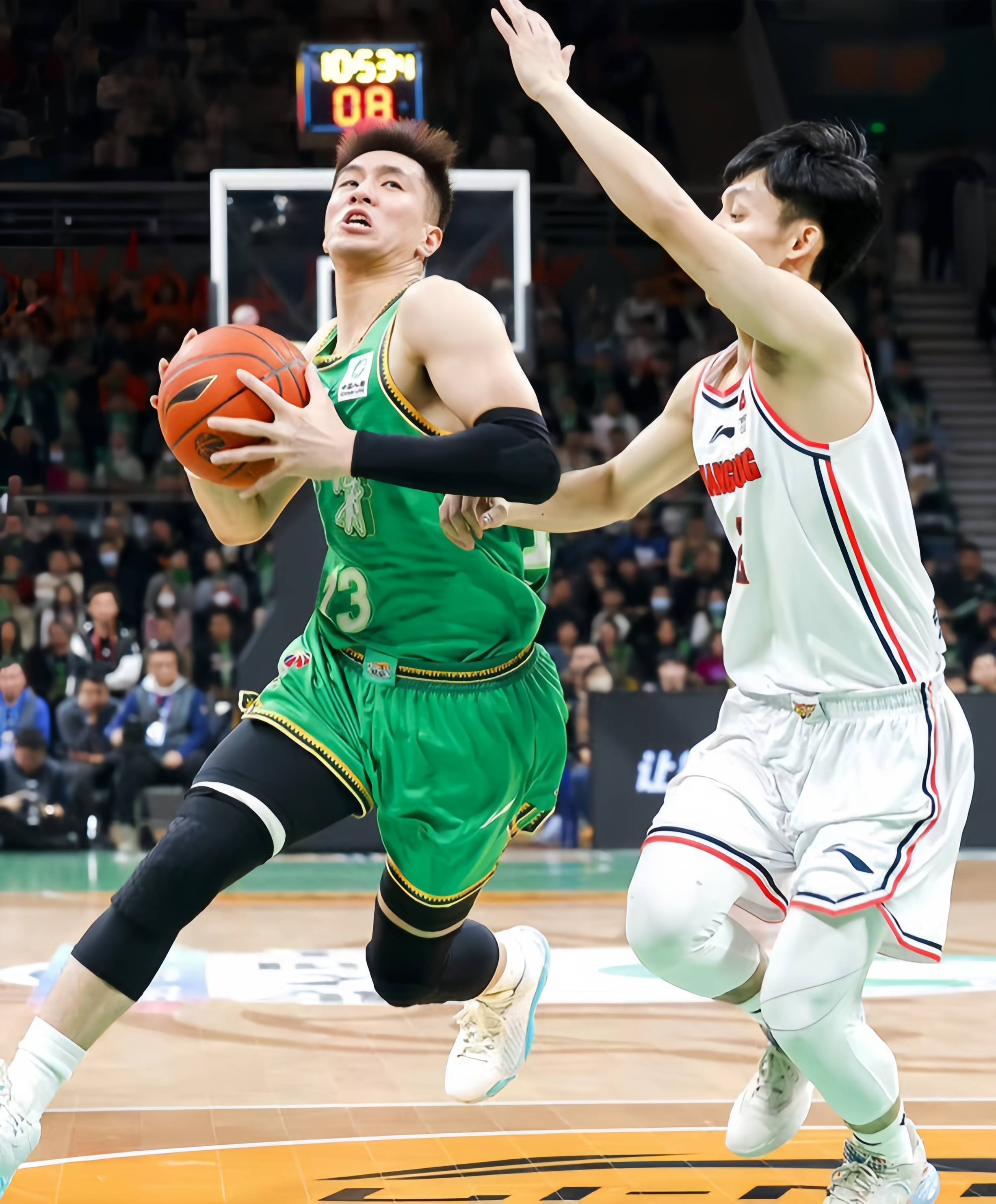 关于辽宁男篮与新疆男篮近期较量的信息