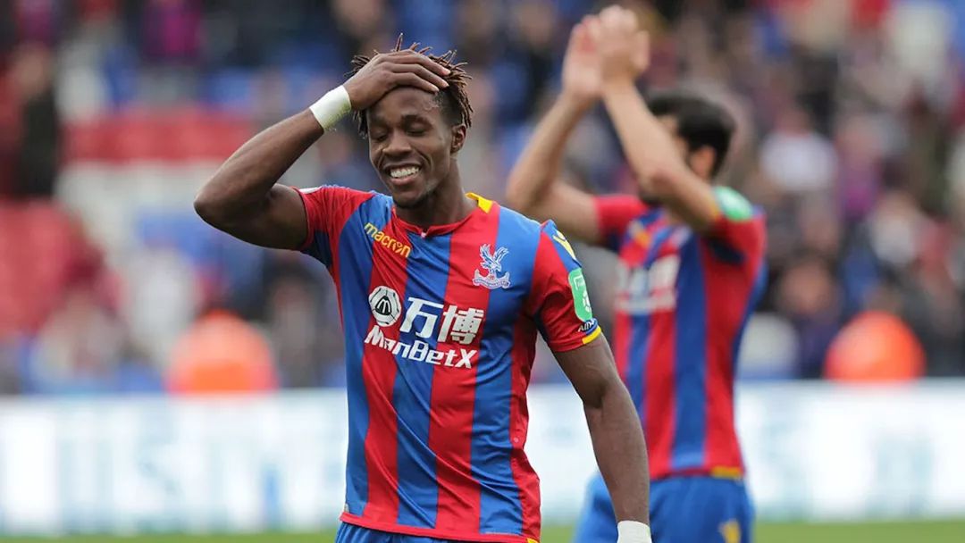 包含水晶宫委靡无力，艰难抵抗未来充满希望的词条