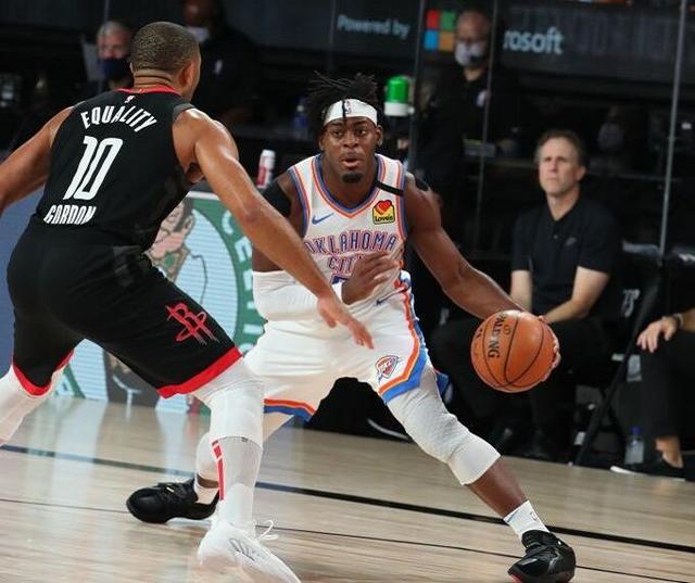 关于深圳队鏖战湖人，哈登关键制胜的信息